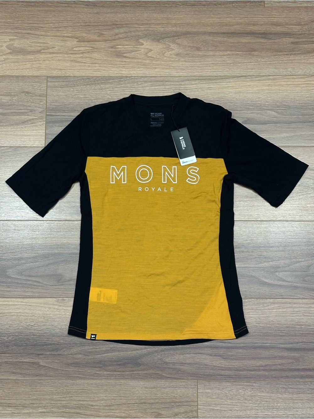 NEW Mons Royale Women’s Redwood VT Merino Jersey in Black/Gold Size Large